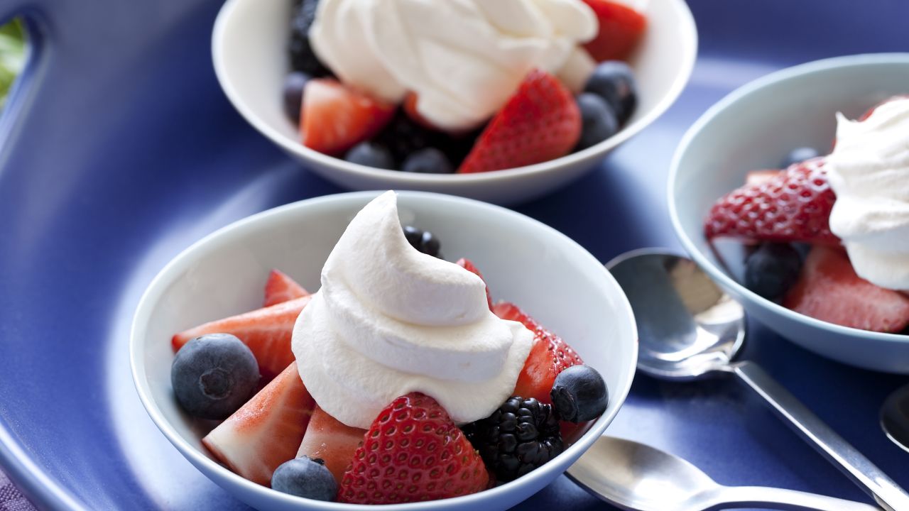 TM1B12_Red-White-Blue-Fruit-Cups_s4x3.jpeg