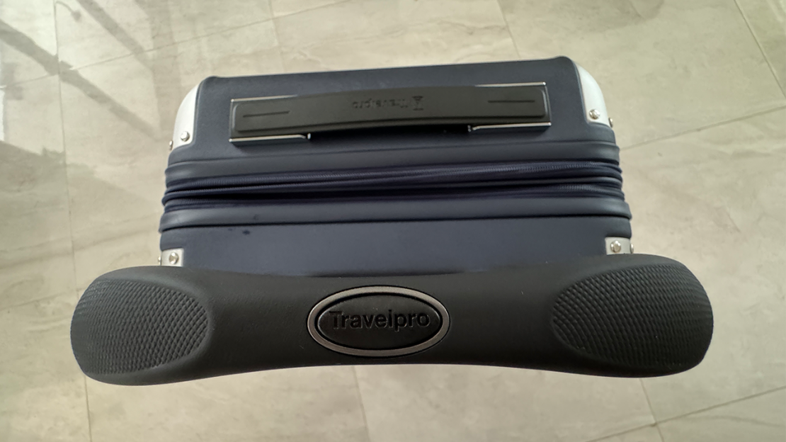 Travelpro Elite Platinum Hardside Spinner Handle
