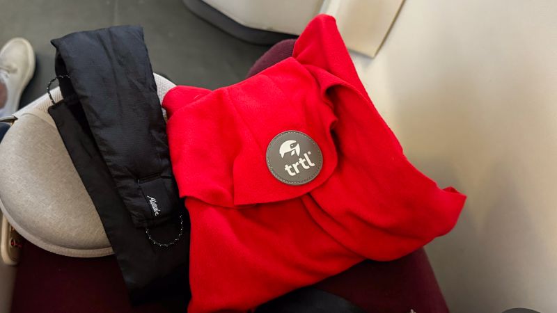 Trtl Travel Pillow review CNN Underscored