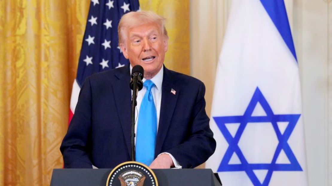 El presidente Donald Trump habla durante una conferencia de prensa conjunta con el primer ministro israelí, Benjamin Netanyahu, en la Casa Blanca el martes.