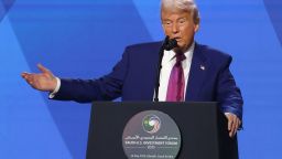 El presidente Donald Trump habla durante el foro de inversión saudí-estadounidense en el Centro Internacional de Conferencias Rey Abdul Aziz en Riad el 13 de mayo.