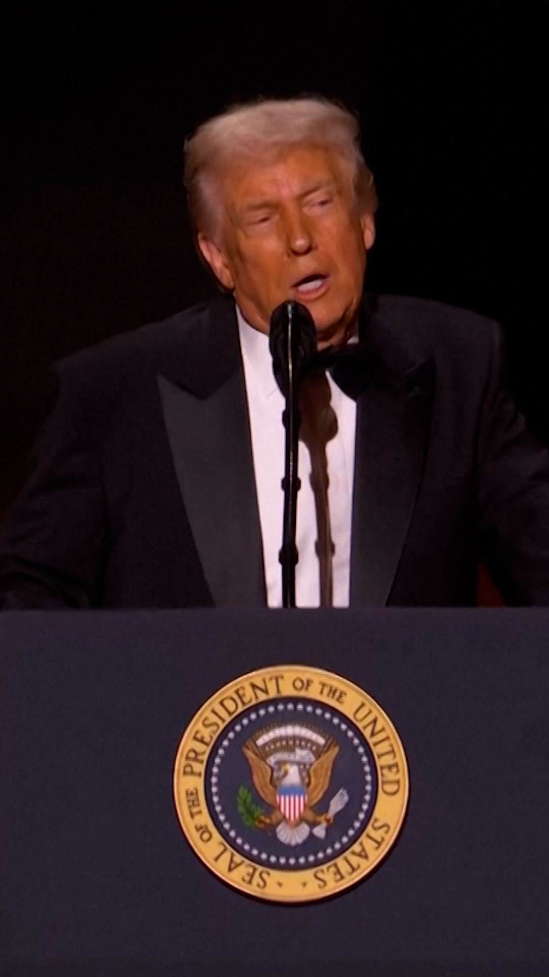 Trump clean vert.jpg