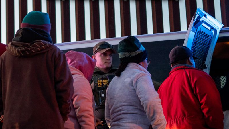 Trump Administration Plans Dismissal of Hundreds of Thousands Asylum Claims