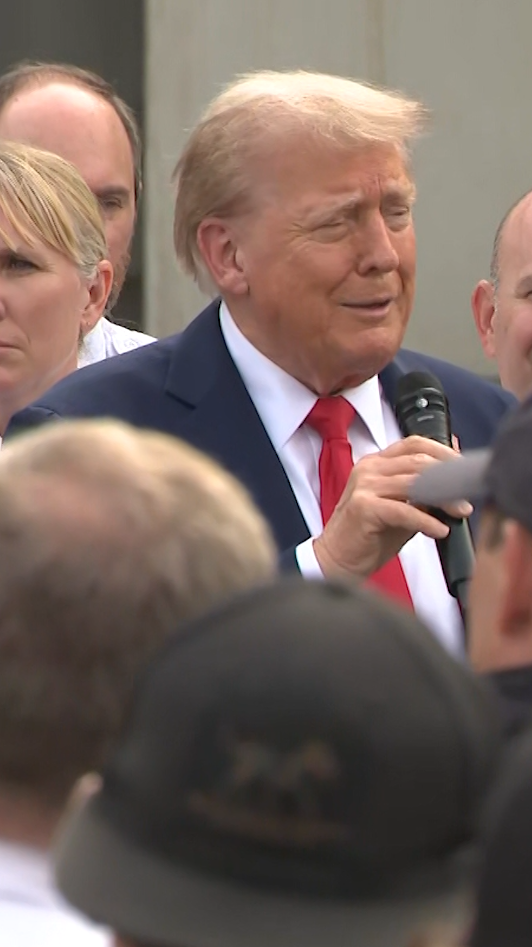 Trump Grass THUMB CLEAN VRTC.png