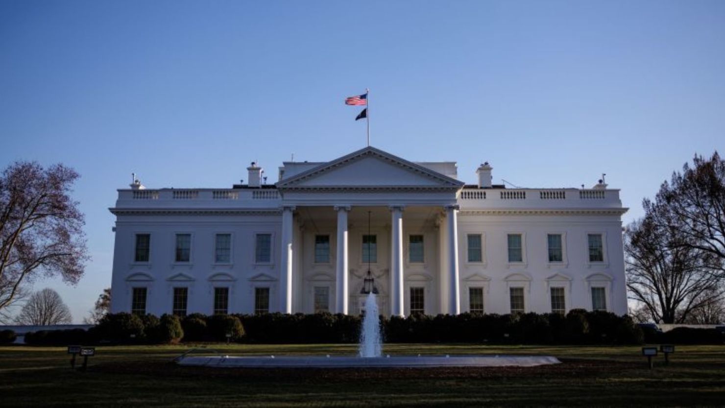 La Casa Blanca vista desde el Jardín Norte el 9 de marzo de 2025 en Washington.