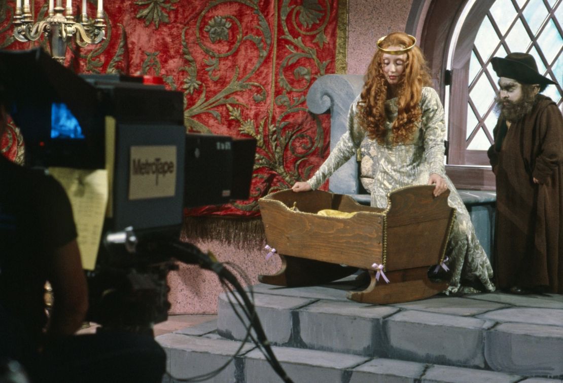 Shelley Duvall, Herve Villechaize, on set, in May 1982, "Rumplestiltskin," for "Faerie Tale Theatre."