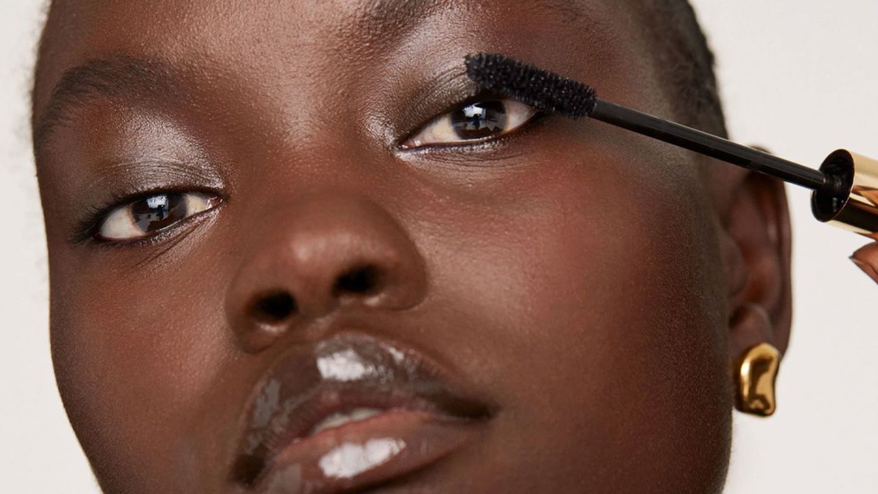15 Best Smudge-Proof Eyeliners 2023, According to Makeup Artists