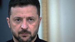 El presidente de Ucrania, Volodymyr Zelenski, comparece ante los medios durante una rueda de prensa tras su conversación telefónica con Donald Trump, el 19 de mayo de 2025.