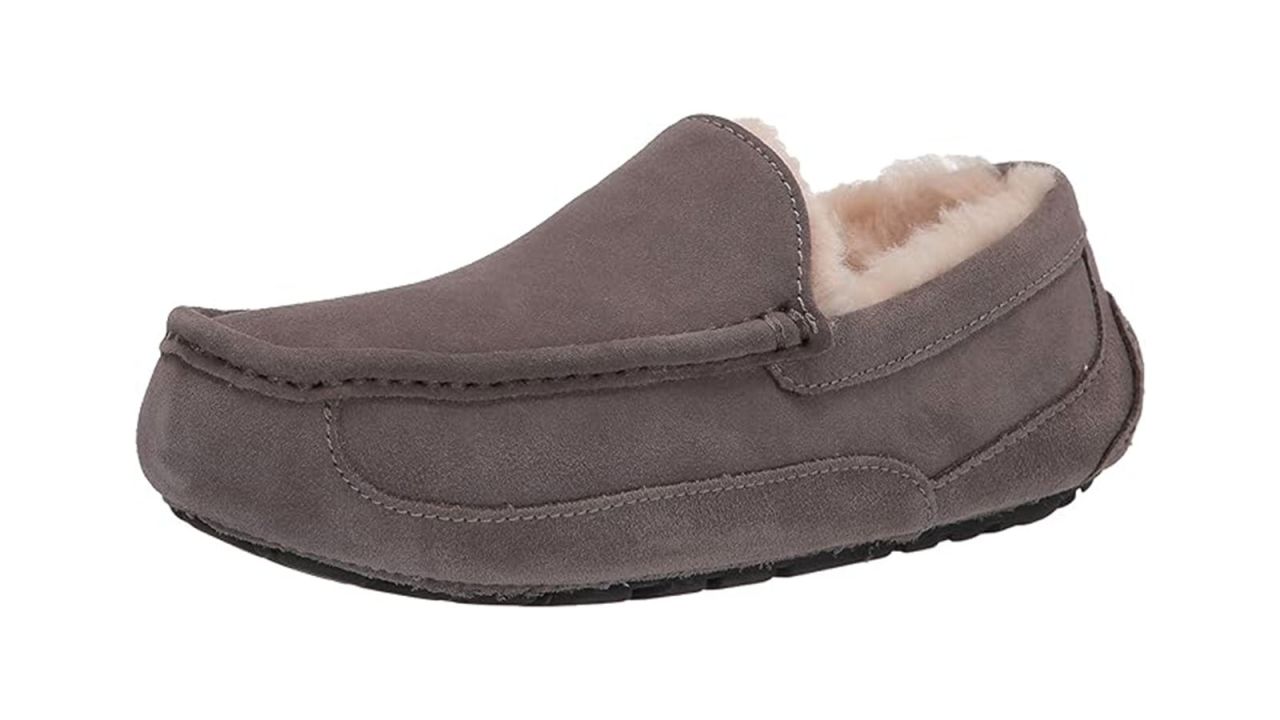 ugg-mens-slippers-cnnu.jpg