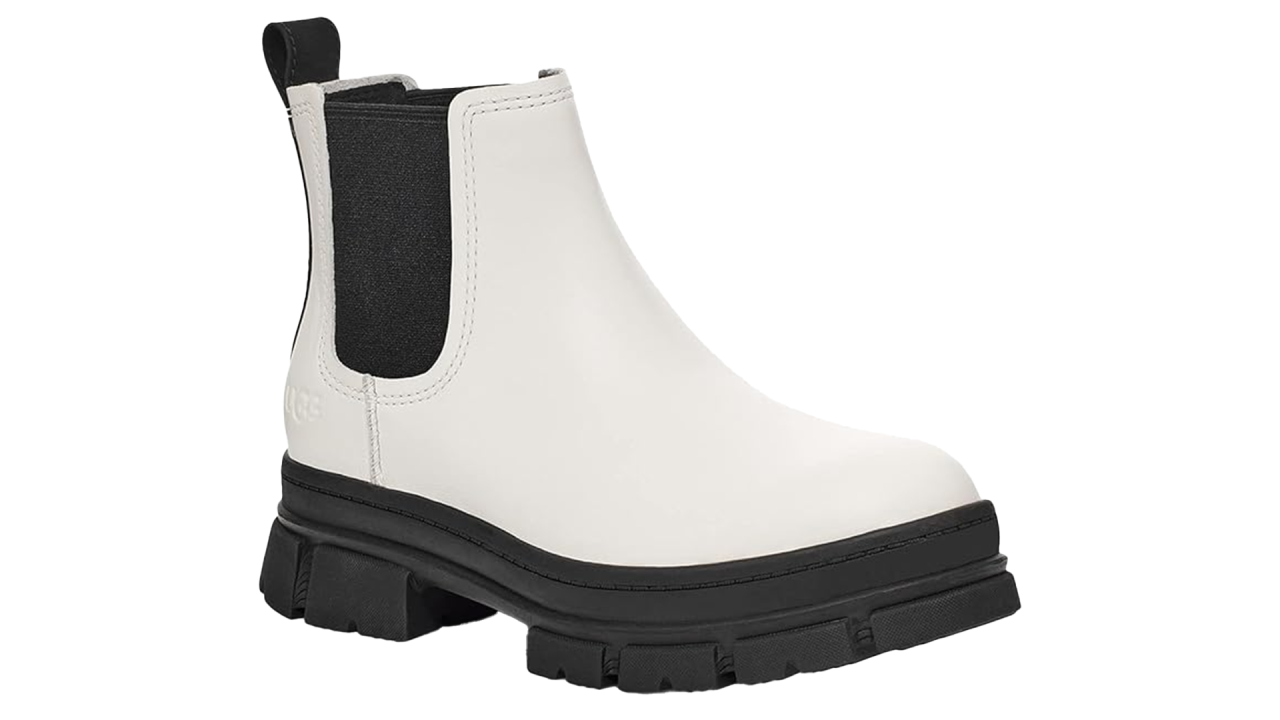 Ugg Women's Chelsea Boot.png