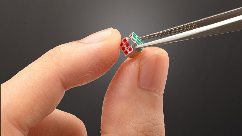 This is the world’s smallest Rubik’s Cube. And it actually works | CNN