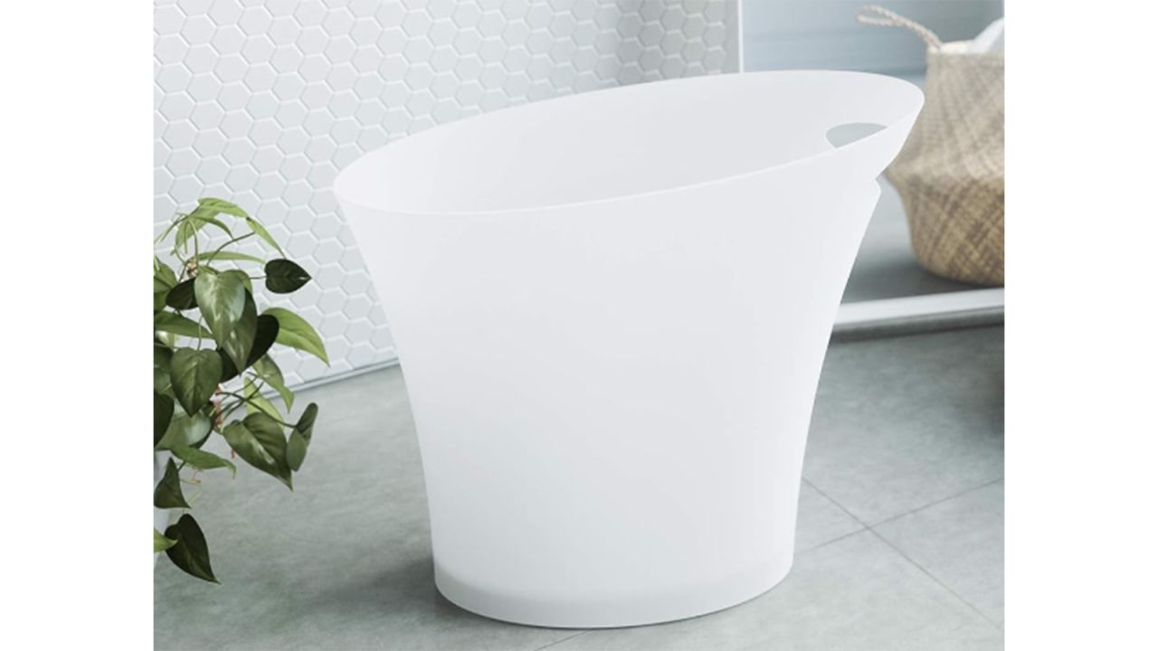 slim trash can.jpg
