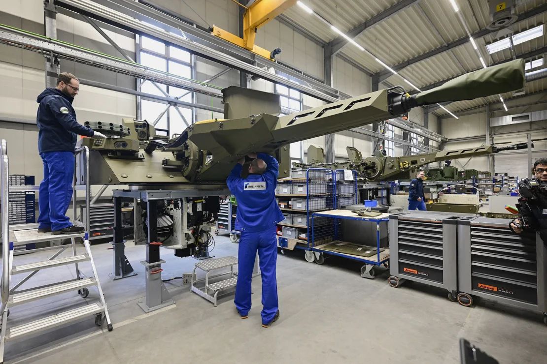 Un sitio de producción de equipos militares en Unterluess, Alemania, visto en febrero de 2024.