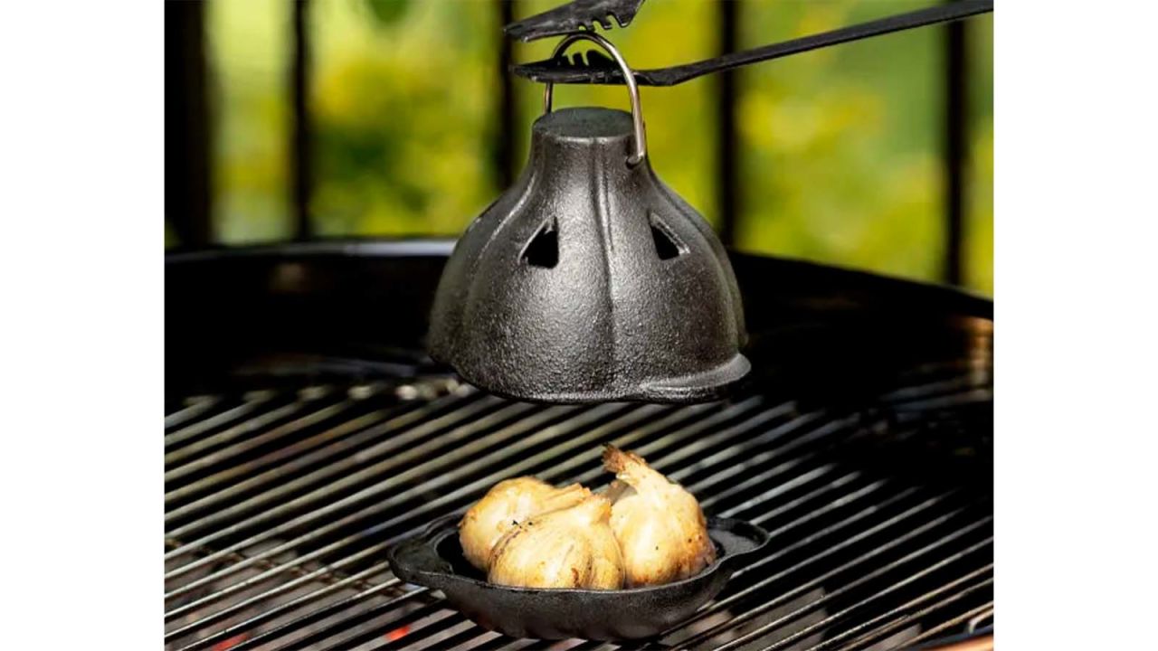 Cast-Iron Garlic Roaster