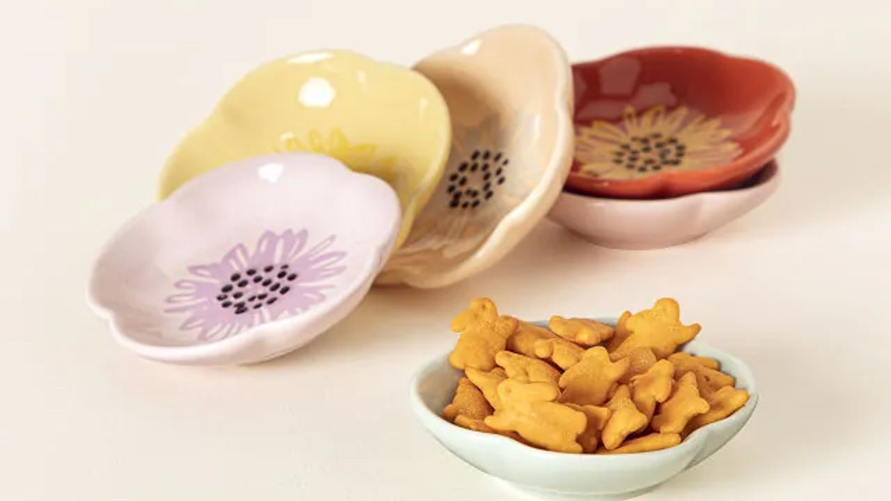 Uncommon Goods Little Flower Snack Bowls, Set of 6 cnnu.jpg