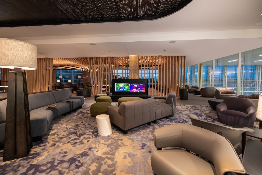 A photo of a seating area in the DCA American Airlines Admirals Club