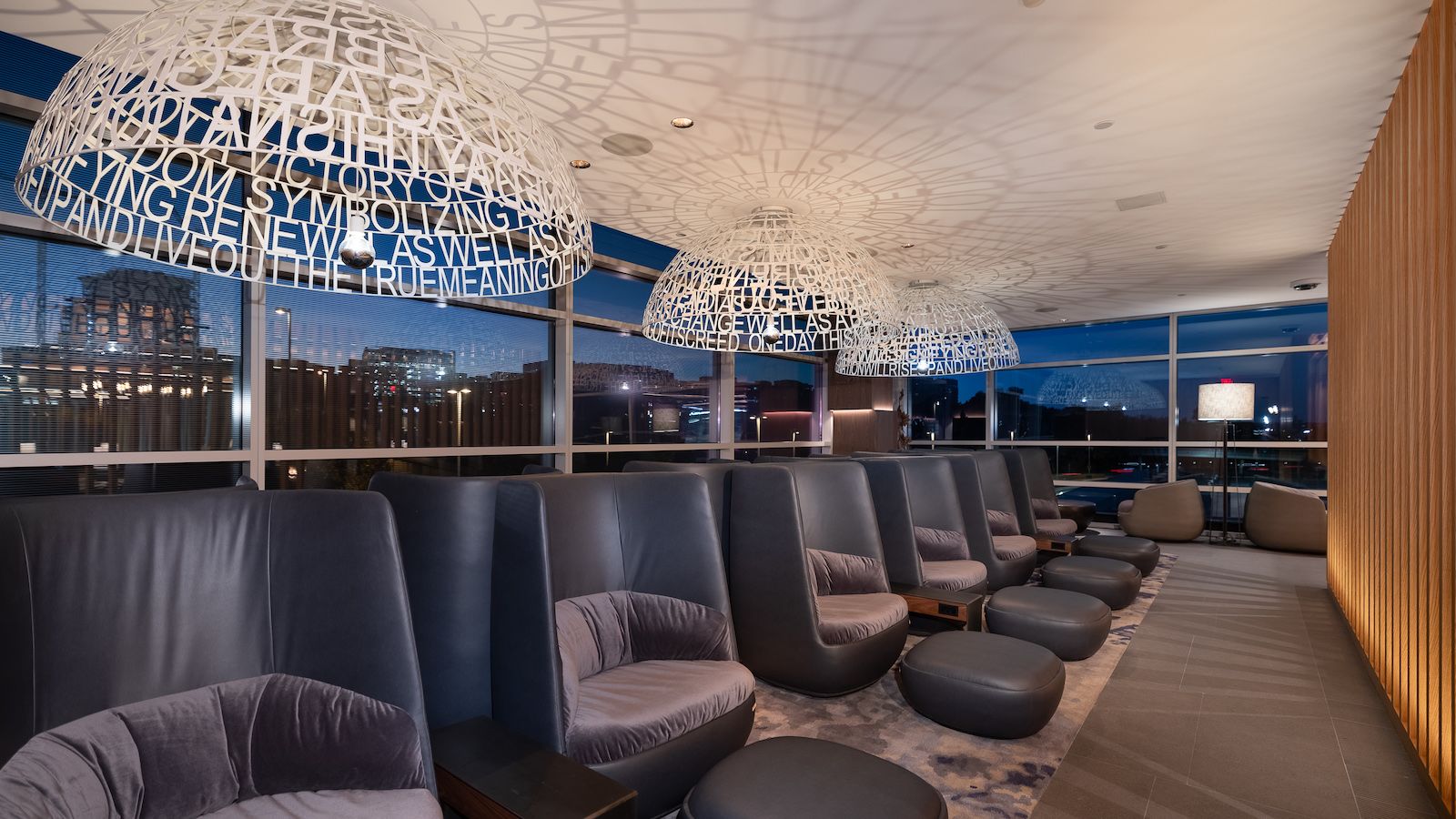 How to get access to American Airlines' Admirals Club lounges