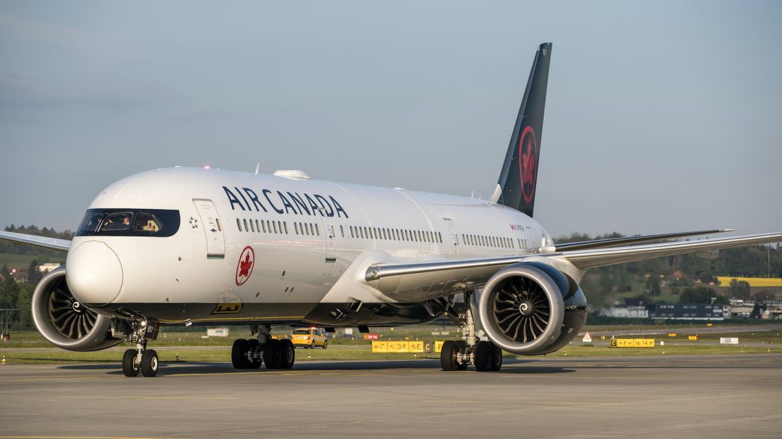 underscored air canada plane