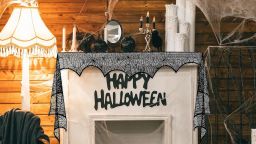 underscored amaxiu halloween fireplace mantle scarf.jpg