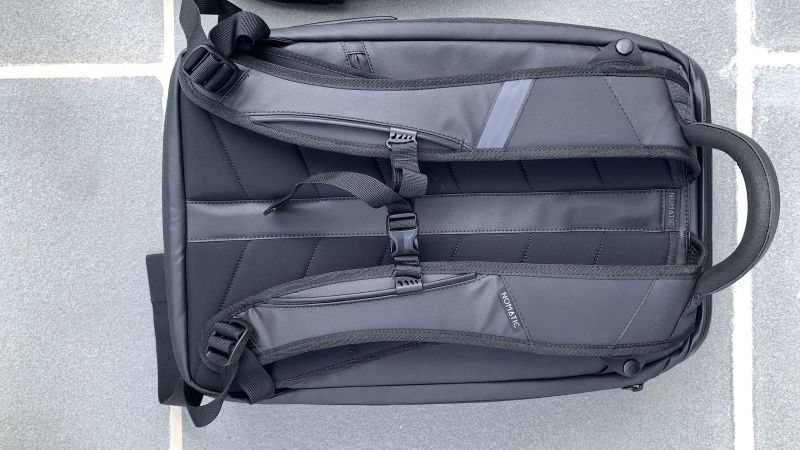 Nomatic laptop outlet bag review