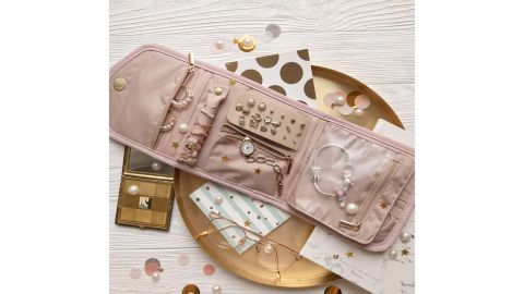 22 budget travel items you need to have 3 h 270,w 480