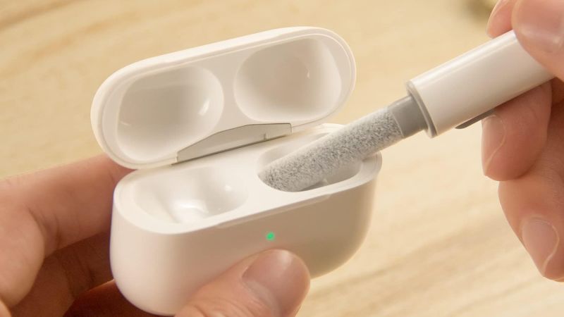 OXO Good Grips Medium Bristle Plastic/Rubber Handle Deep Clean