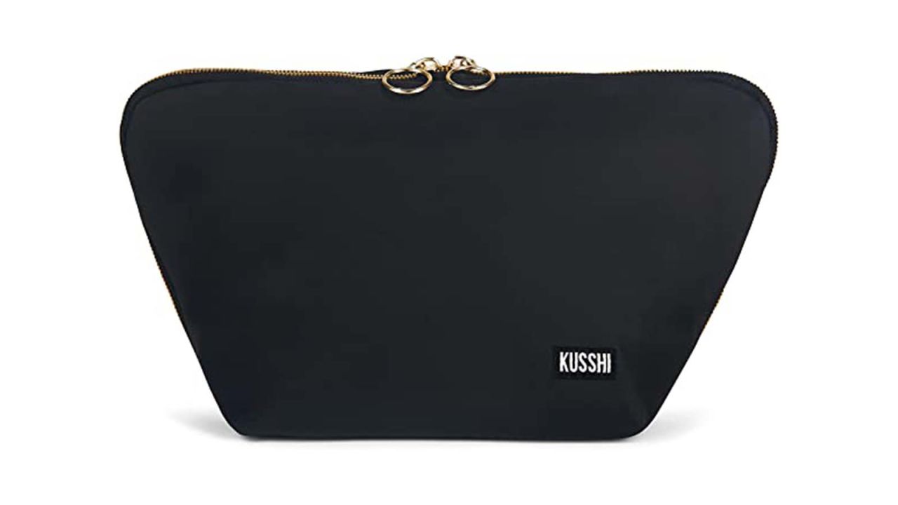 KUSSHI Vacationer Makeup Bag