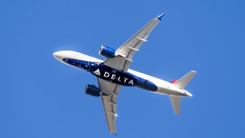 underscored delta air lines plane