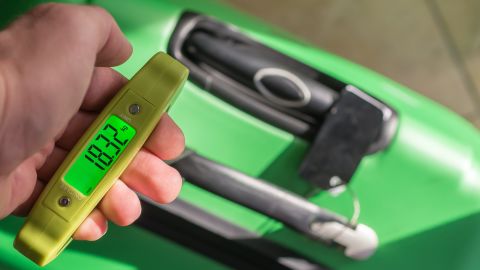 underscored digital luggage scales lead