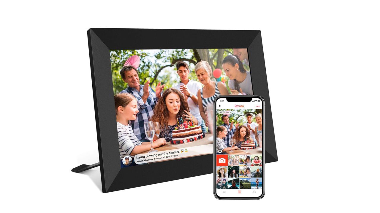 underscored frameo 10.1 inch smart digital frame.jpg