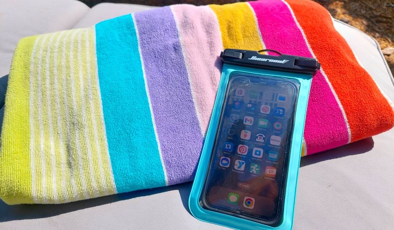 Waterproof phone pouch for kayaking hot sale