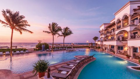 underscored-honeymoonhotels-hilton-playa-del-carmen Use travel rewards to book a free honeymoon stay at these 19 adult-friendly resorts - CNN Underscored