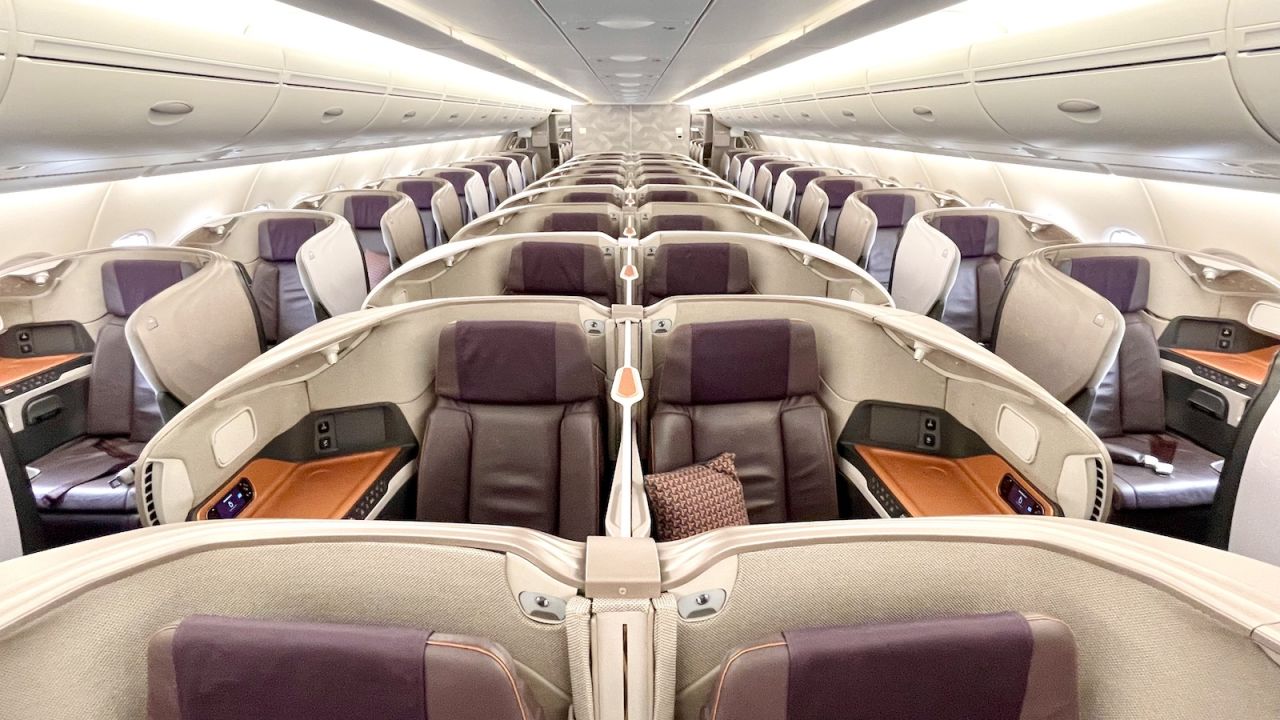Singapore Airlines business class seats on an Airbus A380.