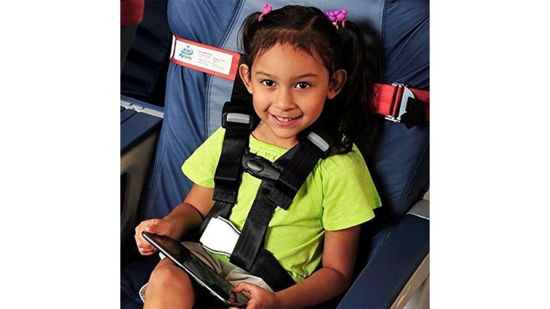 Travel car seat clearance harness