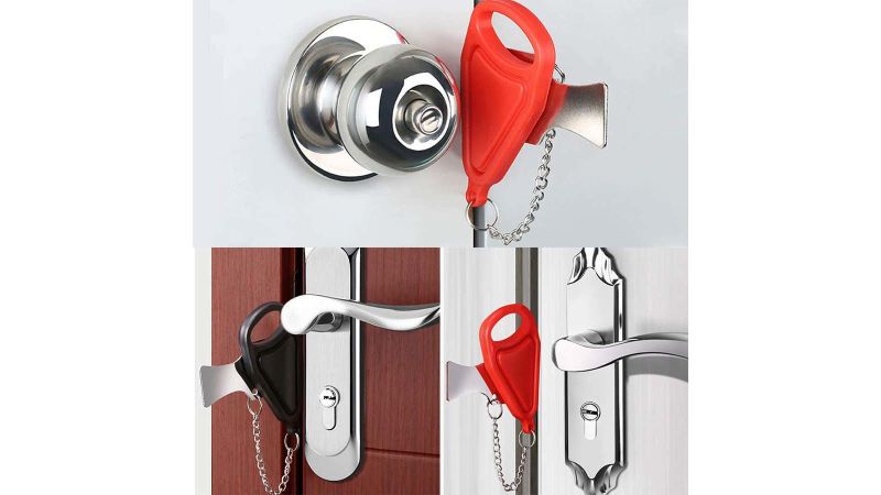 Portable locks outlet for doors