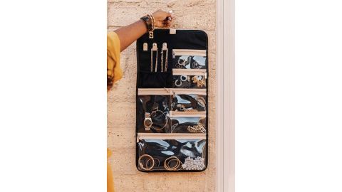 Beis Hanging Jewelry Case