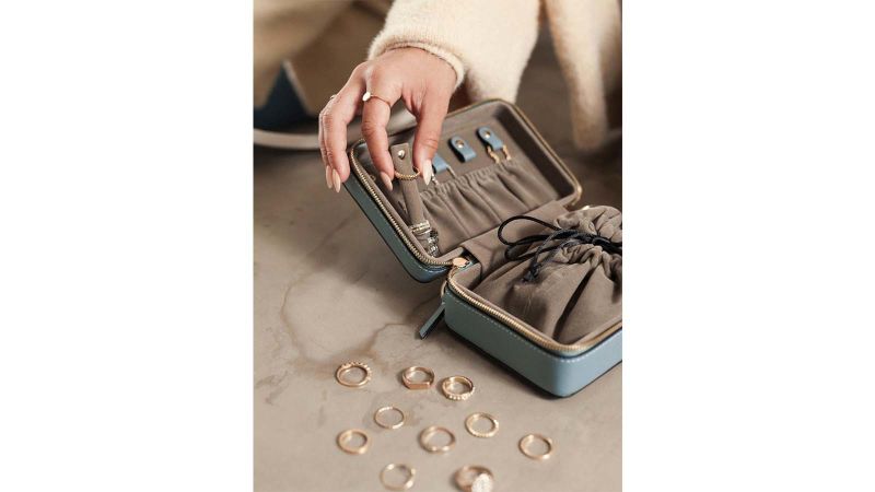Blue Earrings Rings and Bracelets FUMOXING Jewelry Travel Organizer Jewelry Storage Bag for Necklaces 
