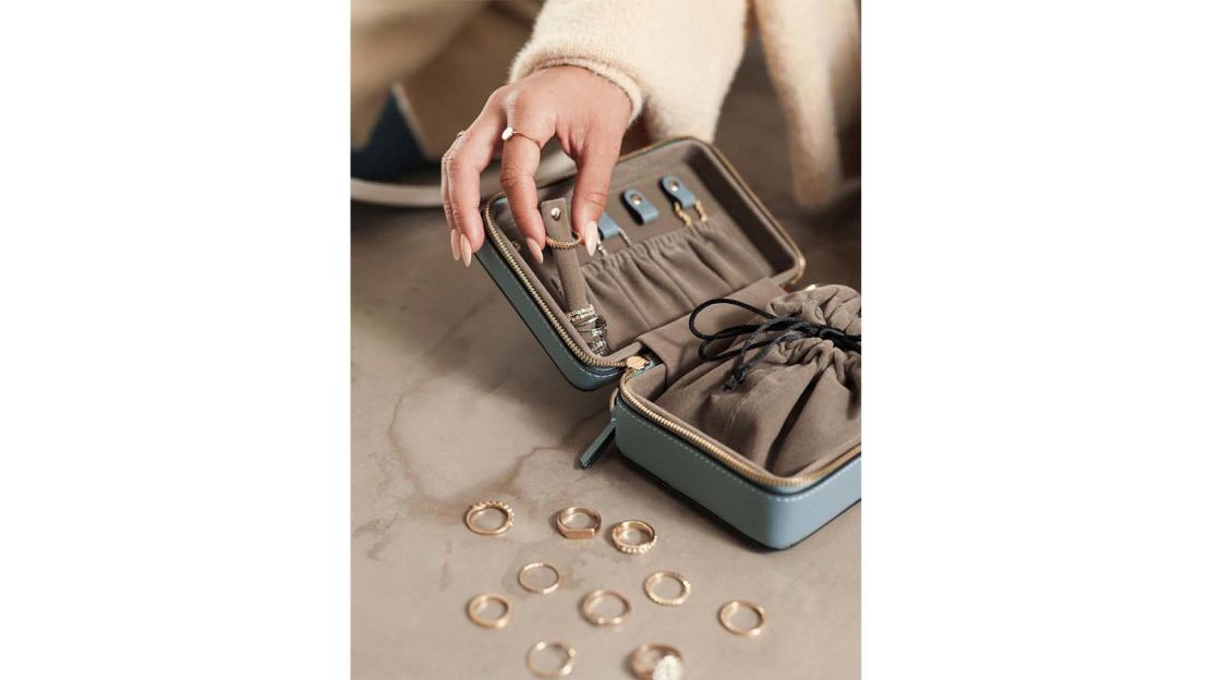 Luxury LV Louis Vuitton Jewelry Holder PU Leather Storage Tray - China  Jewelry Tray and Luxury Tray price