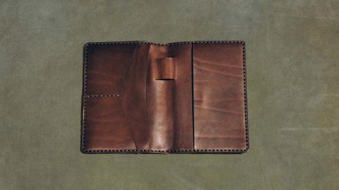 Satchel & Page Expat Wallet