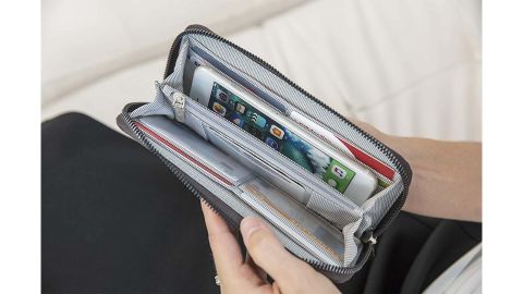 Travelon RFID-Blocking Zip Wallet