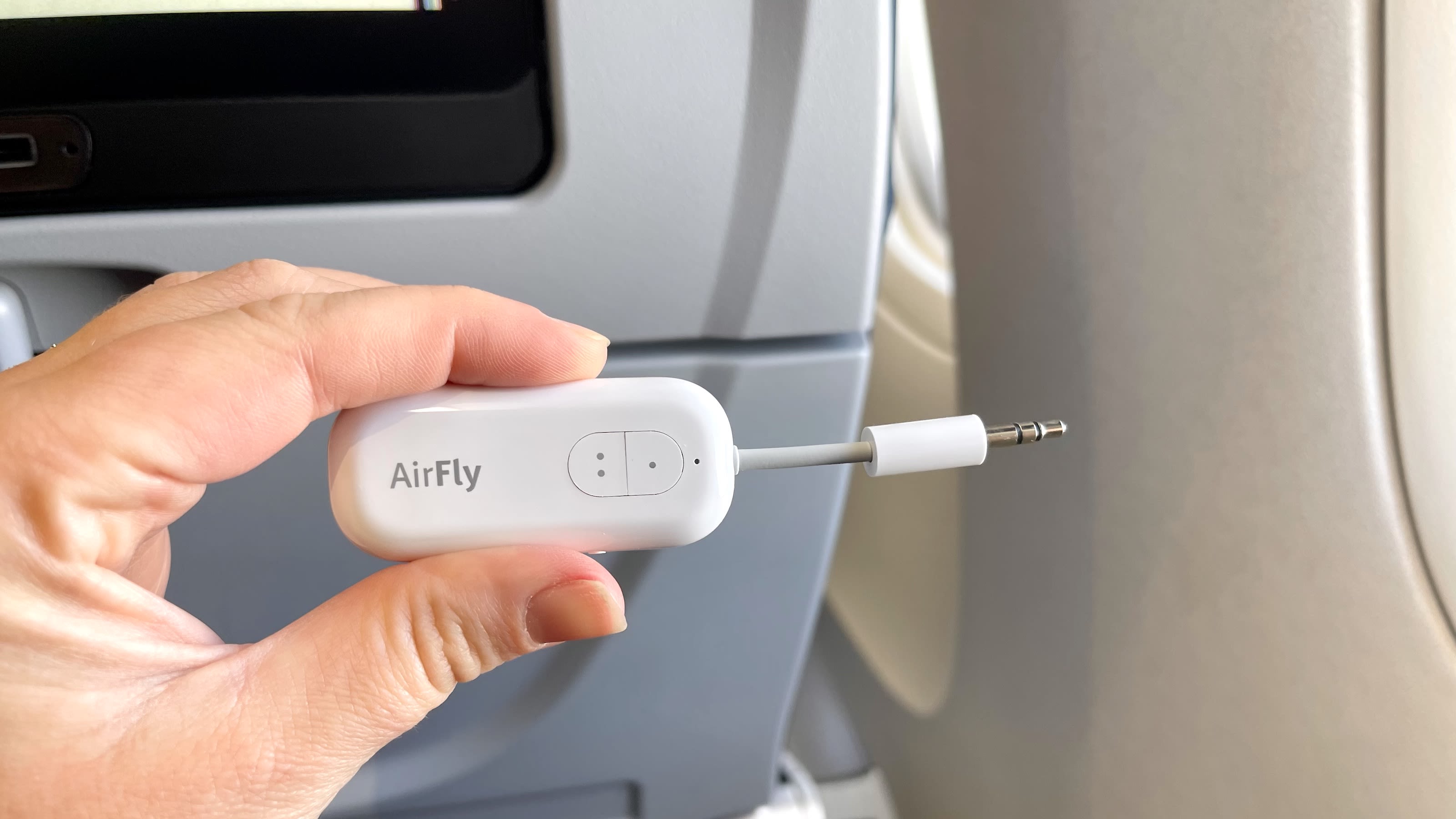 Bloeien Mijnenveld Onafhankelijk AirFly Duo Bluetooth adapter: Connect wireless headphones to your plane |  CNN Underscored