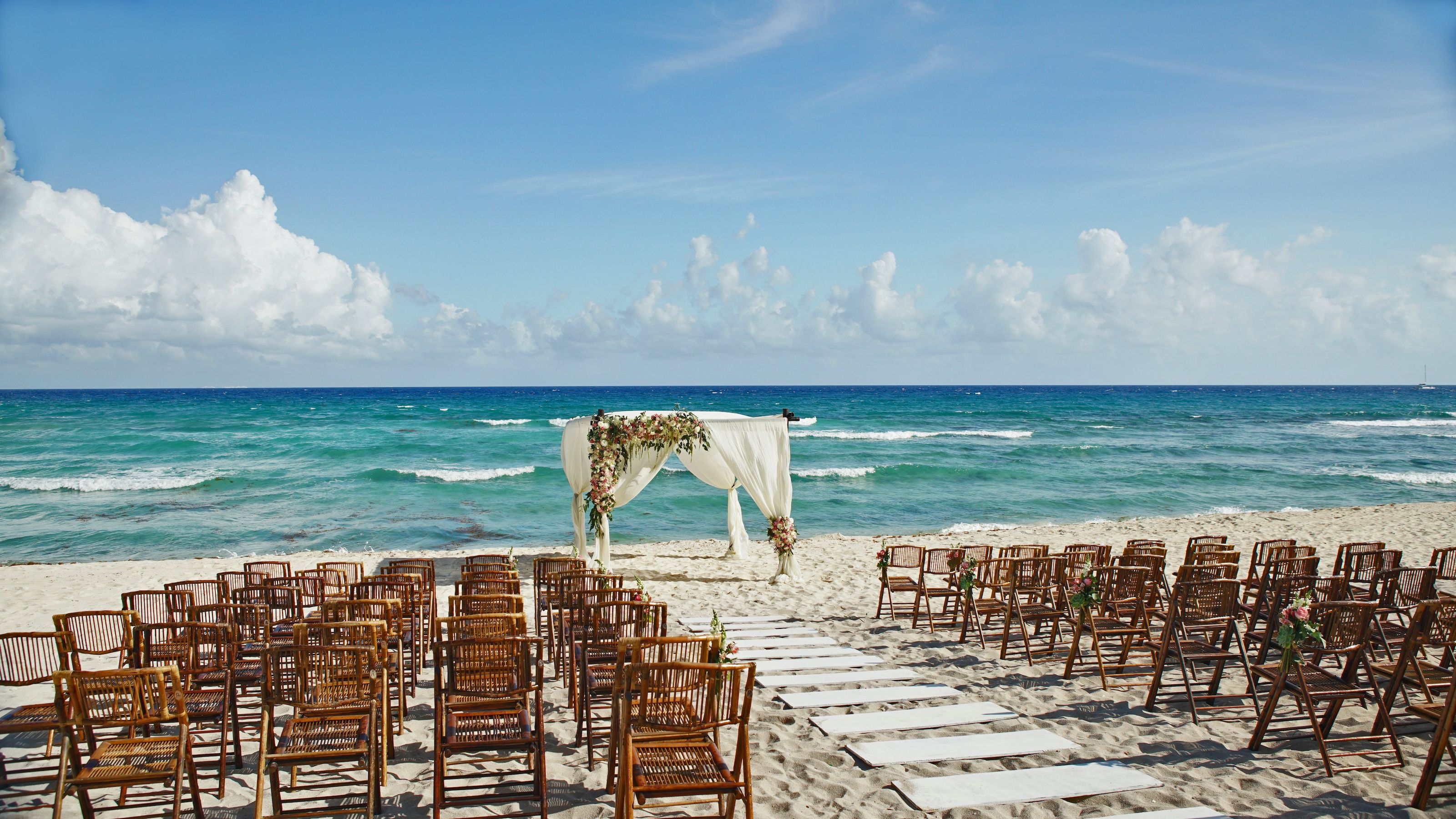 Your guide to booking wedding destination flights at the perfect