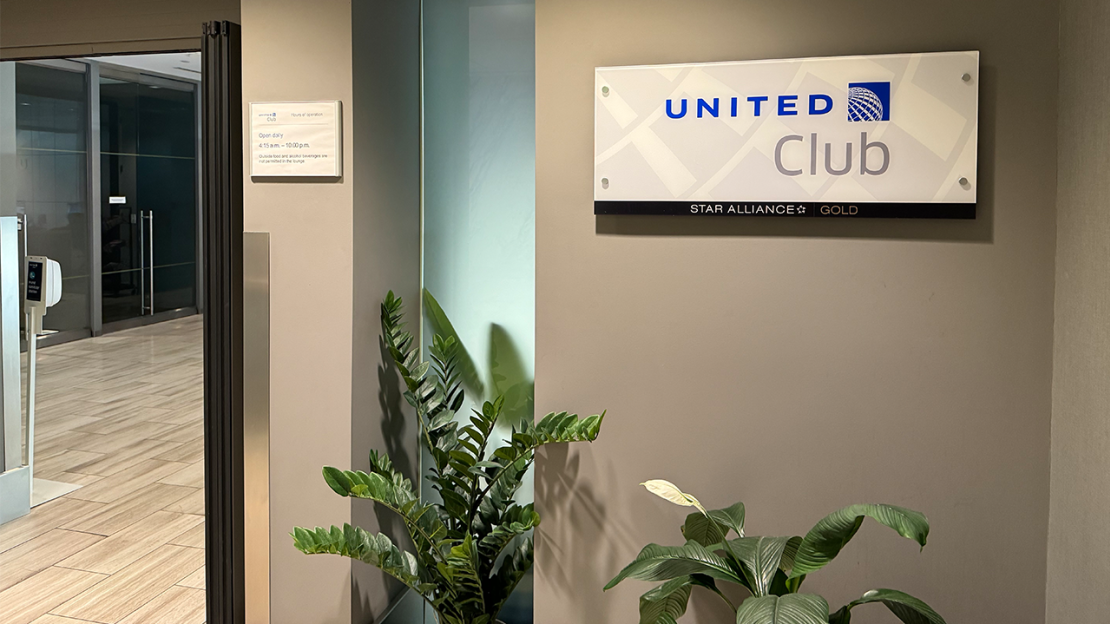 United Club SEA entrance