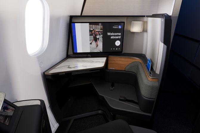 <strong>Extra-large screens: </strong>United Polaris Studio suites have 27-inch, 4K OLED touchscreens — "the largest among U.S. carriers," United says.