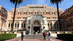 La Universidad del Sur de California (USC) fue una de las instituciones que aconsejó a sus estudiantes extranjeros regresar de vacaciones antes de la toma de posesión de Trump.