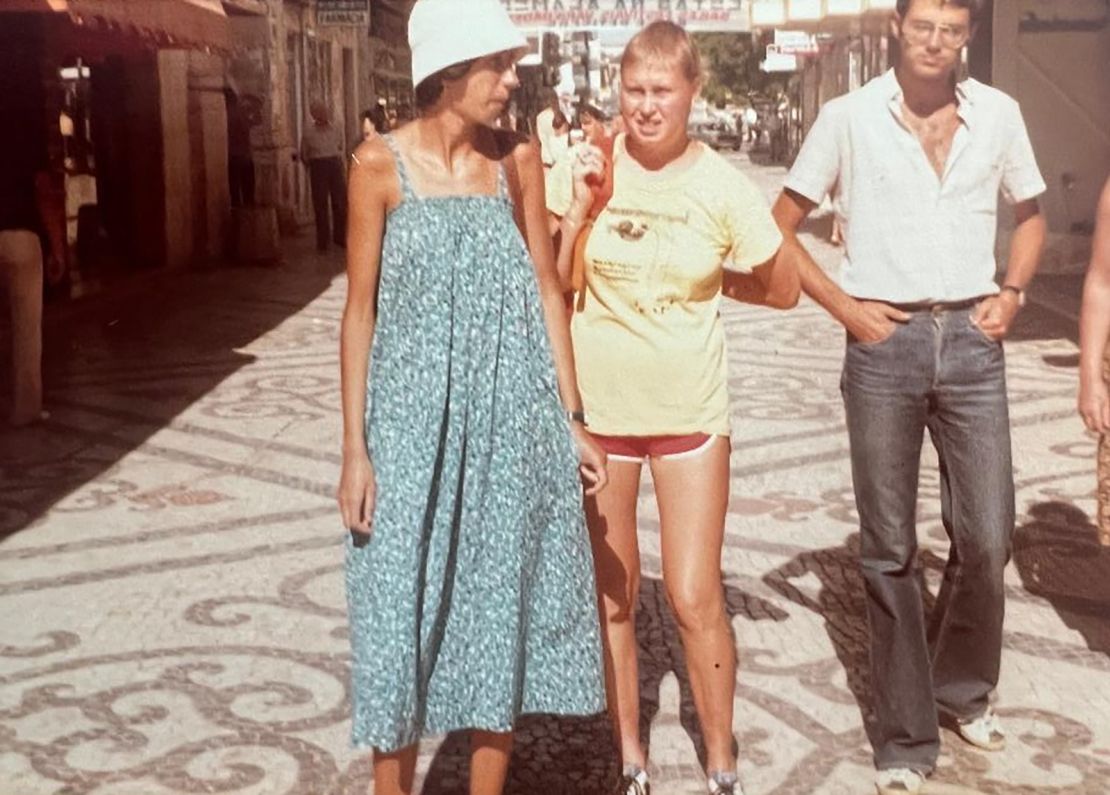 In August 1980, Michelle traveled to Portugal to meet Leonor in person for the first time.