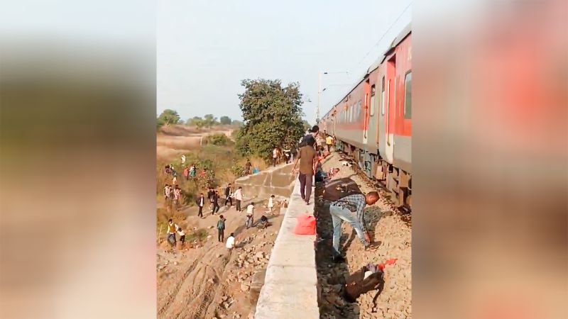 Jalgaon, India train accident: 12 Pushpak Express passengers killed after jumping onto tracks over fire alert