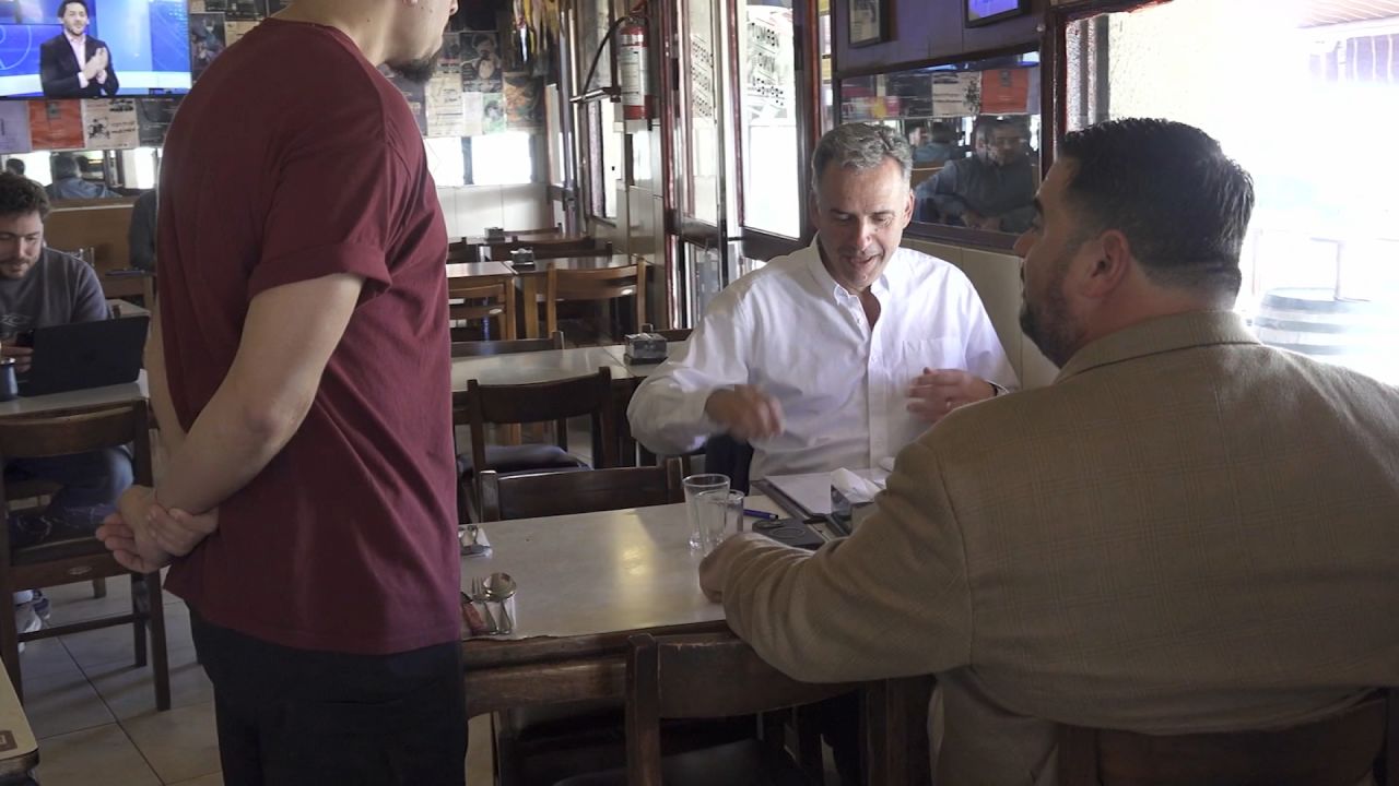 Uruguay's President Yamandú Orsi meets an opposition leader for lunch in Montevideo.