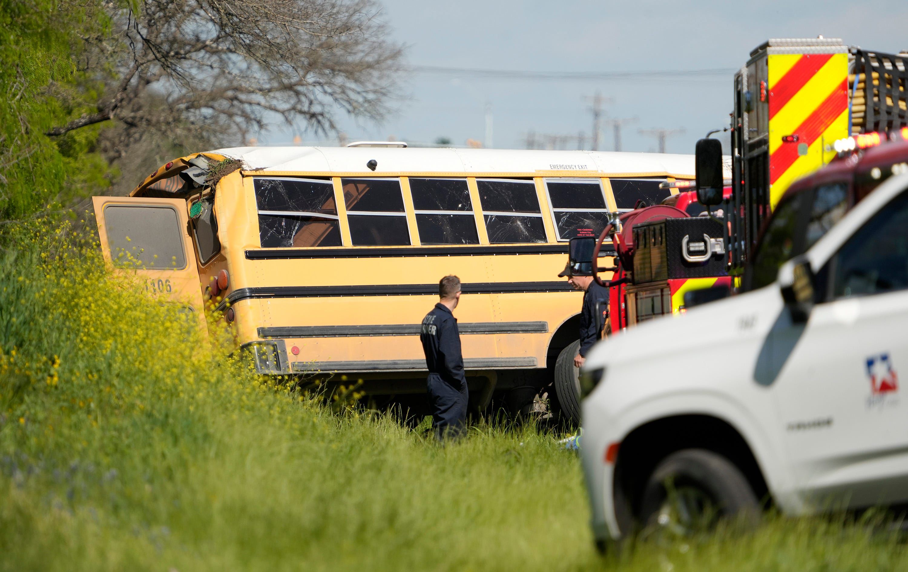 Texas school bus crash: A concrete truck struck a bus, killing 1 child and  1 adult | CNN