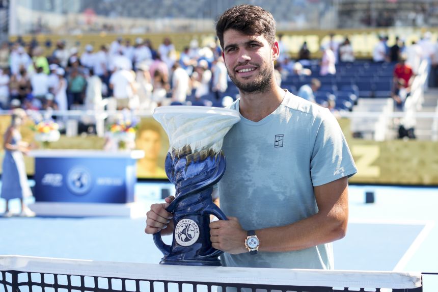 Carlos Alcaraz wins first Cincinnati Open title as Jannik Sinner retires  with illness | CNN